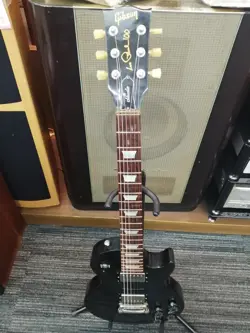 GIBSON LES PAUL STUDIO 100 ELECTRIC GUITAR