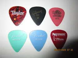 PICKS DUNLOP FENDER