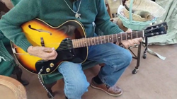 GUITAR SUNBURST