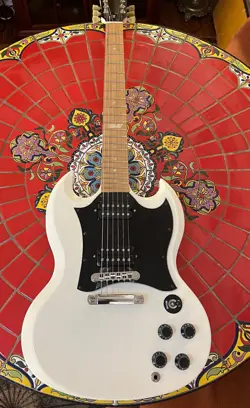 RARE MAPLE NECK!