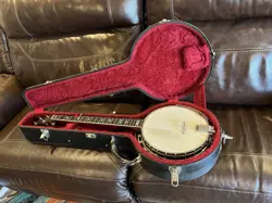 MASTERTONE BANJO WITH
