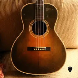 FLATTOP ACOUSTIC GUITAR