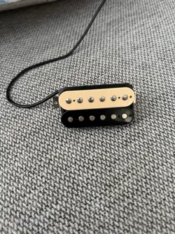 CLASSIC PAF GUITAR