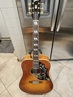 CHERRY SUNBURST 711106037035