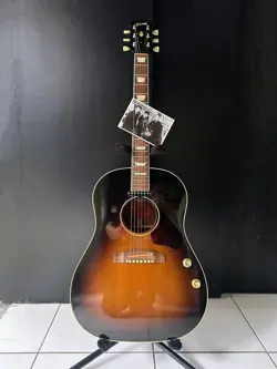 GIBSON J-160E 1964 REISSUE 2001 SUNBURST ACOUSTIC GUITAR W/HARD CASE USED