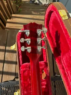 GUITAR TRI-BURST