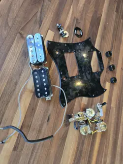 PICKUPS ELECTRONICS BATWING