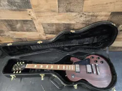 STUDIO WALNUT W/HARD