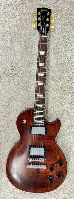 BROWN WITH DELUXE