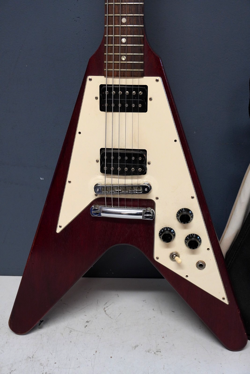 ELECTRIC GUITAR CHERRY