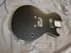 BLACK CREAM BINDING