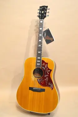 GIBSON HUMMINGBIRD CUSTOM MADE AROUND 1974