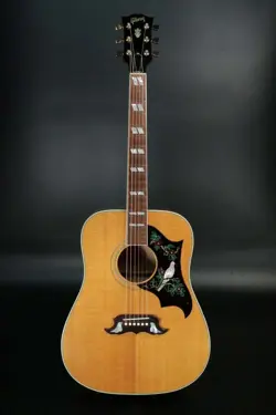 GIBSON DOVE ANTIQUE CHERRY NATURAL TOP 1995