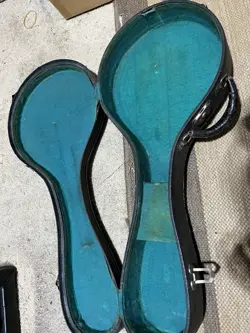 VINTAGE GIBSON UKULELE BANJO GREEN LINED HARDSHELL CASE