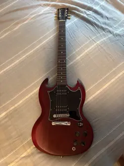 GIBSON SG STANDARD – HERITAGE CHERRY, EXCELLENT CONDITION