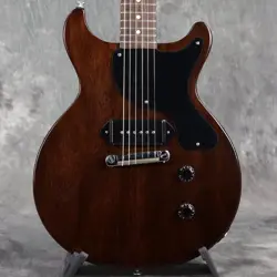 WALNUT 228940379