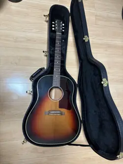 GIBSON CUSTOM SHOP 1950'S J-45 NO.MG2009