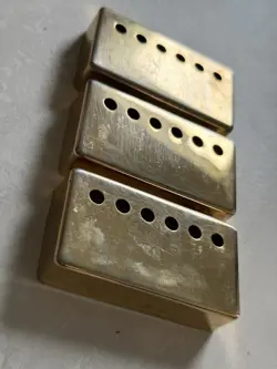 PICKUPS COVERS GOLD