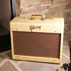COMBO GUITAR AMPLIFIER
