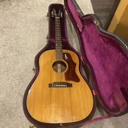 VINTAGE 60S GIBSON J50 ADJ WITH HSC. 6 DIGIT SERIAL. GREAT CONDITION.