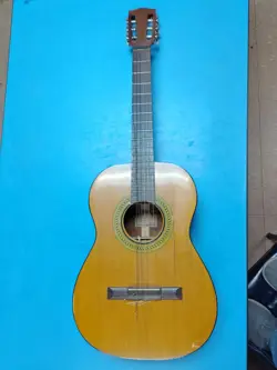 VINTAGE GIBSON C-1 CLASSIC GUITAR (PLEASE READ BELOW) LOCAL HOUSTON PICK UP ONLY