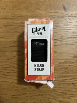 COLLECTIBLE GIBSON PURE NYLON BLACK GUITAR STRAP