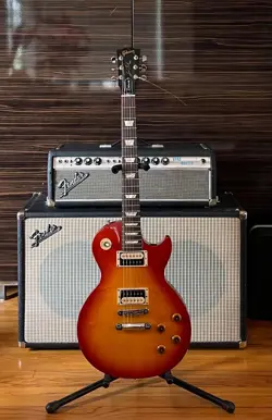 2010 GIBSON LES PAUL STUDIO DELUXE - CHERRY SUNBURST - WITH HARD CASE