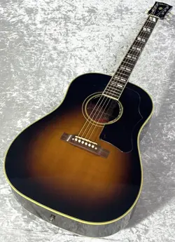 GIBSON SOUTHERN JUMBO 2001 ACOUSITC GUITAR