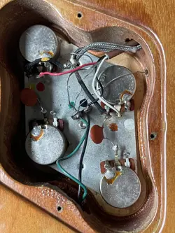 GIBSON 1976 LES PAUL DELUXE BLUE SPARKLE REFINISH USED