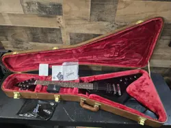 2024 GIBSON 80S FLYING V - EBONY W/OHSC MINTY 7.1LB