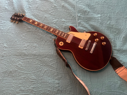 GIBSON LES PAUL DELUXE ELECTRIC GUITAR RED WINE MID 70S