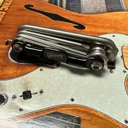 GIBSON MULTI TOOL CASE CANDY LES PAUL SG ES USA (OPENED)