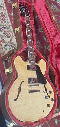 GIBSON ES-335 FIGURED SEMI-HOLLOW ELECTRIC GUITAR ANTIQUE NATURAL