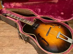 ELECTRIC GUITAR GIBSON ES-175 SUNBURST 1951 WITH HARD CASE