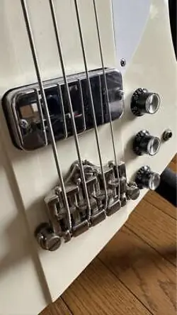 ORVILLE BY GIBSON THUNDERBIRD ELECTRIC BASS GUITAR