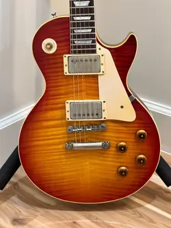 GIBSON LES PAUL R8 HISTORIC CUSTOM SHOP ELECTRIC GUITAR W/CASE
