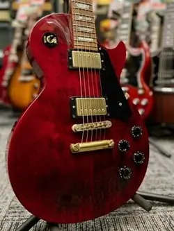 GIBSON LES PAUL STUDIO -WINE RED / GOLD HARDWARE- 2001SOLID BODY