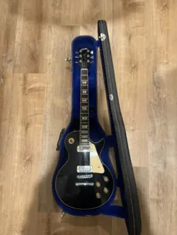 1981 GIBSON LES PAUL DELUXE EBONY