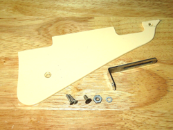 GIBSON 1976 CREAM 1 PLY LES PAUL PICKGUARD W/ MOUNT