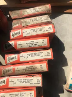 VINTAGE 1950'S GIBSON HI-FI ELECTRIC SPANISH GUITAR STRINGS NO.038
