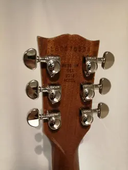 GIBSON LES PAUL TRADITIONAL ELECTRIC GUITAR