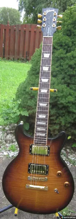 2005 GIBSON LES PAUL STANDARD DOUBLE CUTAWAY PLUS; TOBACCO SUNBURST, RARE COLOR.