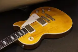 GIBSON LES PAUL STANDARD 60S FIGURED TOP HONEY AMBER