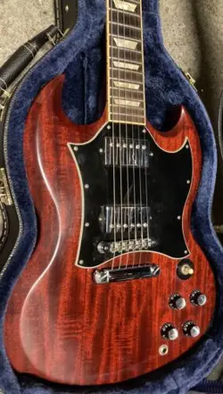GIBSON USA SG STANDARD 2005 WITH NEW CASE