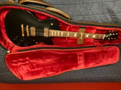2019 GIBSON LES PAUL STUDIO BLACK WITH SOFT CASE