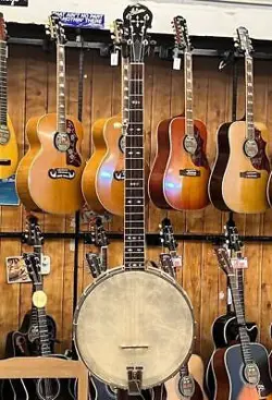 1925 USED ACOUSTIC