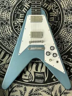 GIBSON CUSTOM SHOP  JAPAN LIMITED RUN~ 1967 FLYING V PELHAM BLUE VOS -2013USED
