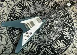 GIBSON CUSTOM SHOP JAPAN LIMITED RUN 1967 FLYING V PELHAM BLUE VOS 2013 E.GUITAR