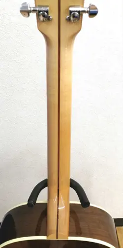 ACOUSTIC GUITAR J-15