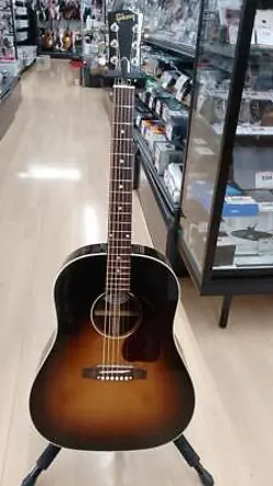 GIBSON ACOUSTIC GUITAR J-45